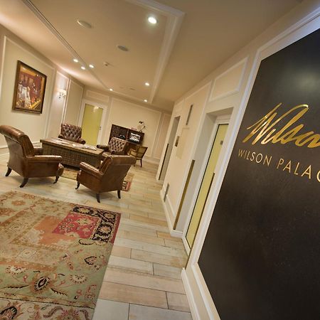Wilson Palace By Loft Bratislava Luaran gambar