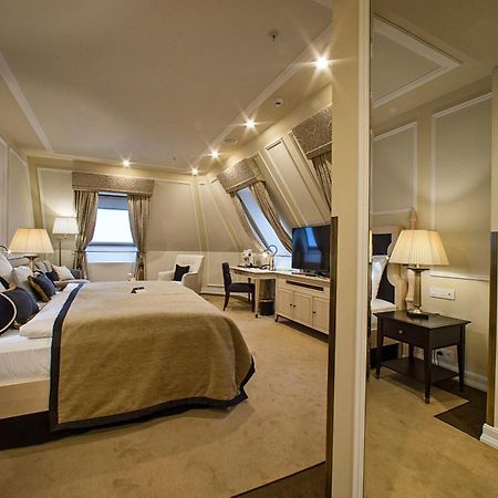 Wilson Palace By Loft Bratislava Luaran gambar