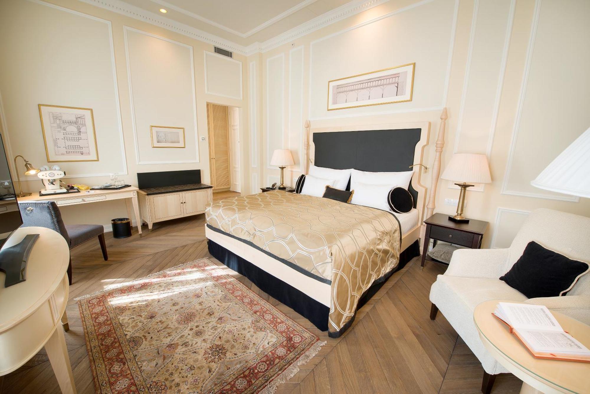 Wilson Palace By Loft Bratislava Luaran gambar