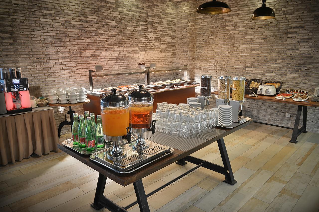 Wilson Palace By Loft Bratislava Luaran gambar