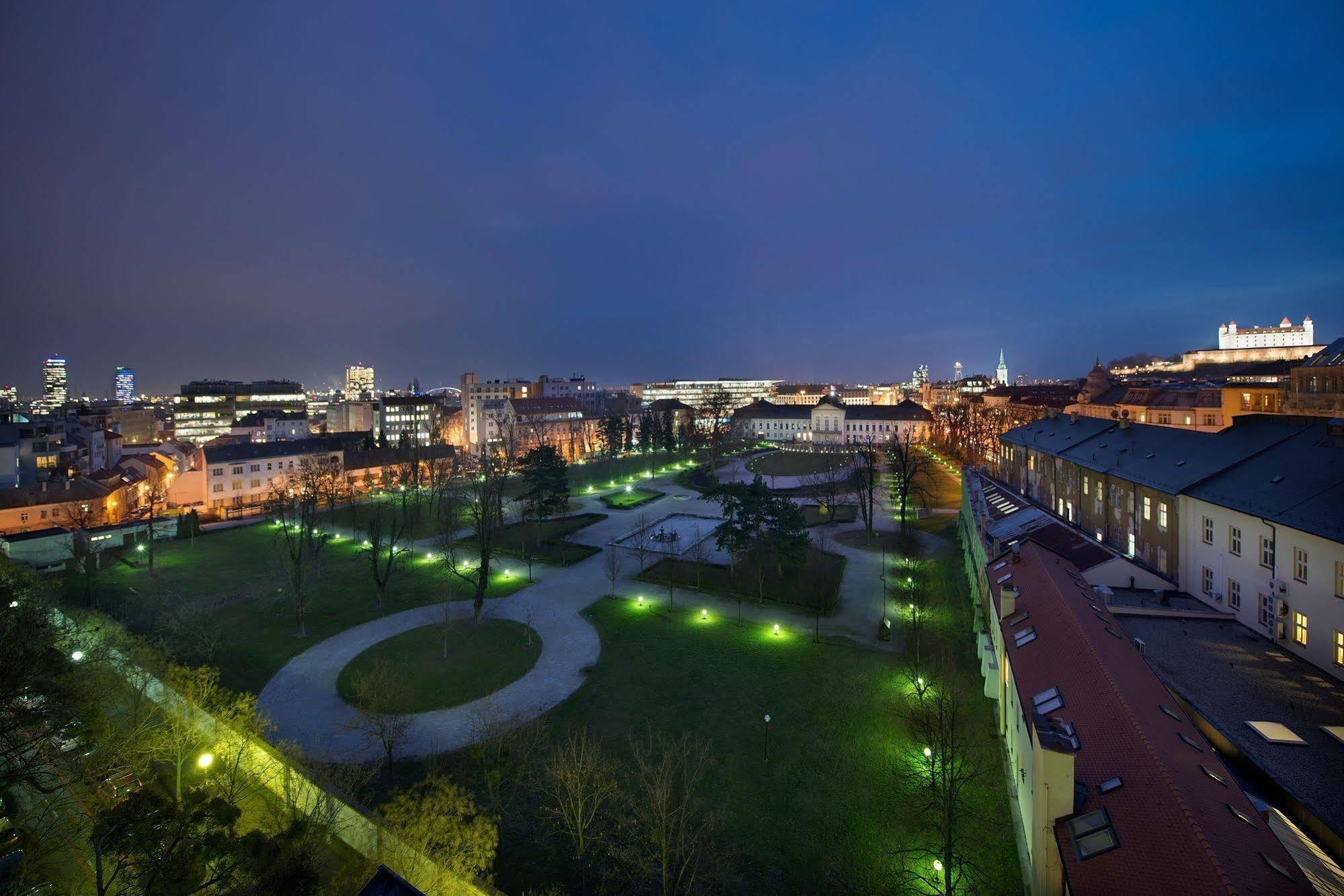 Wilson Palace By Loft Bratislava Luaran gambar