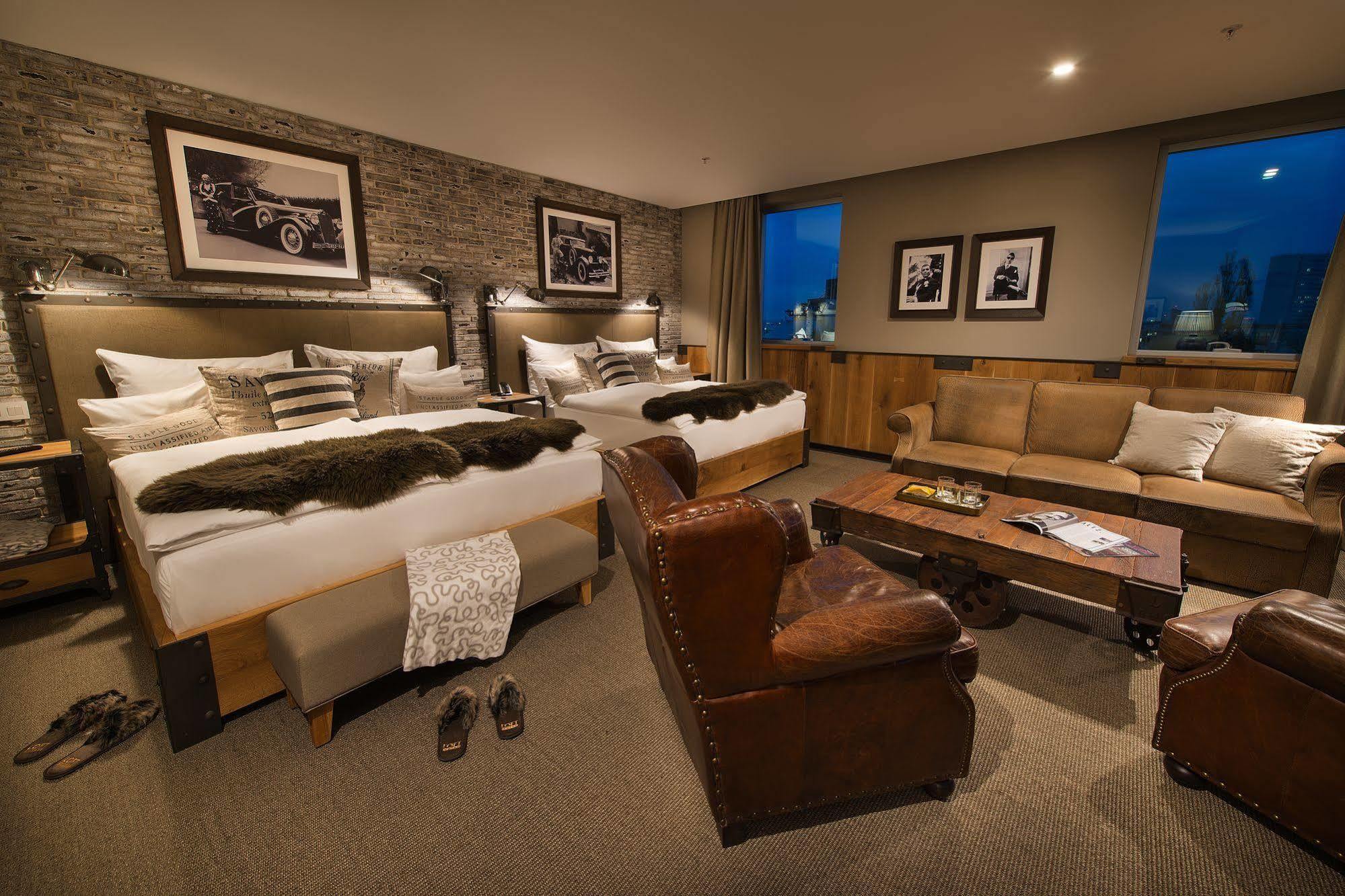 Wilson Palace By Loft Bratislava Luaran gambar