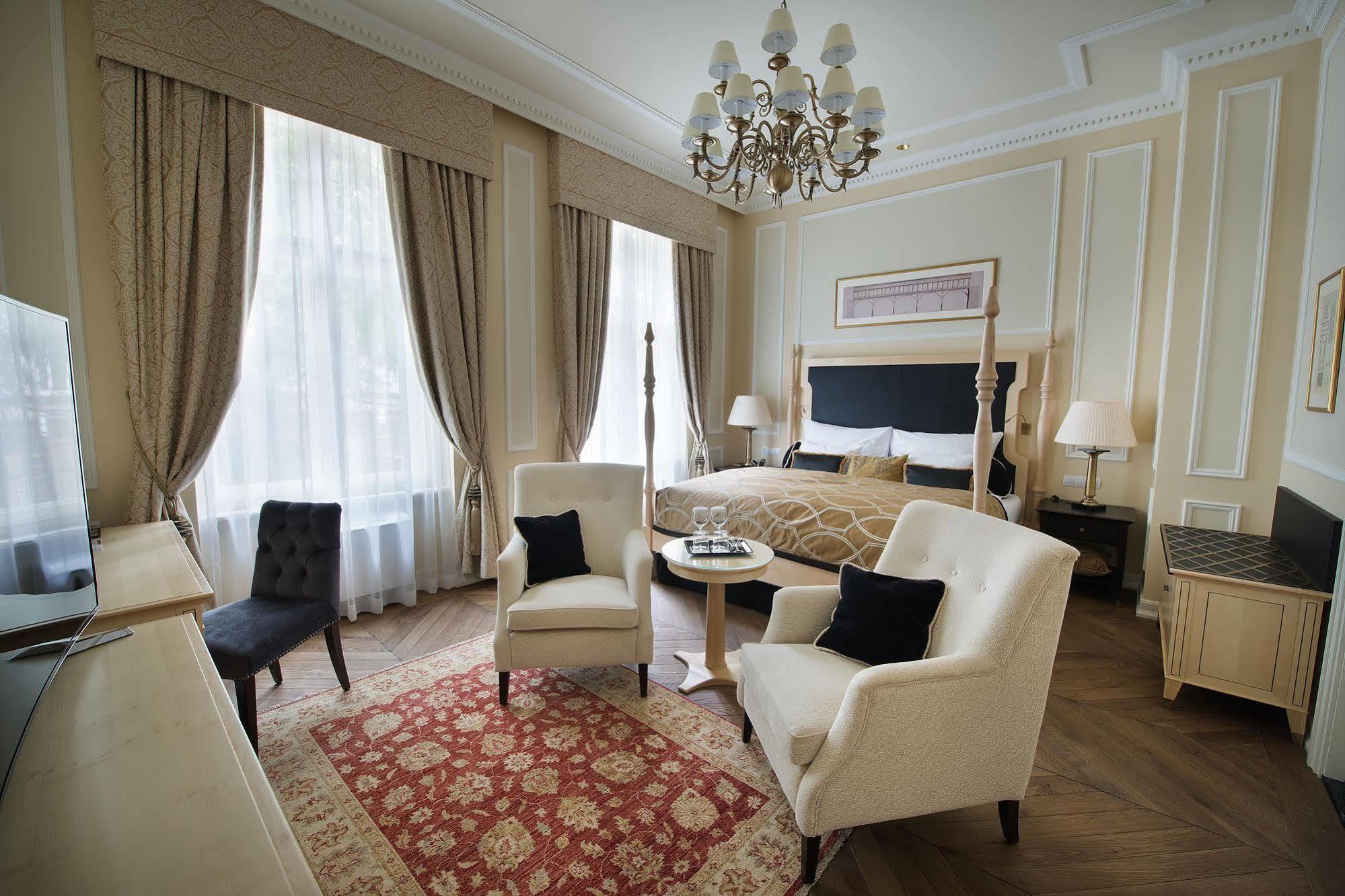 Wilson Palace By Loft Bratislava Luaran gambar