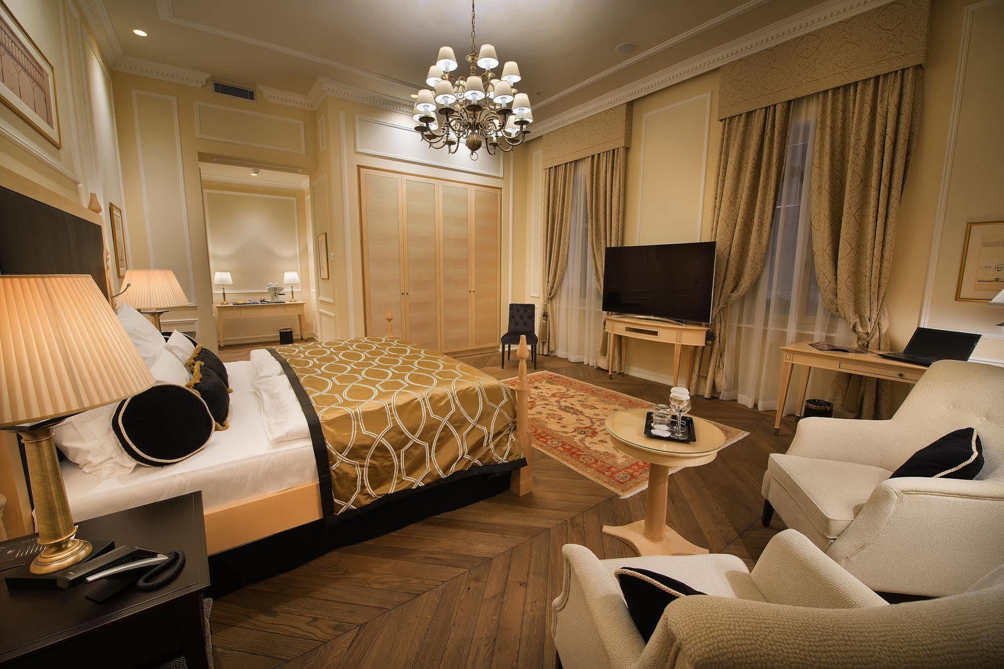 Wilson Palace By Loft Bratislava Luaran gambar